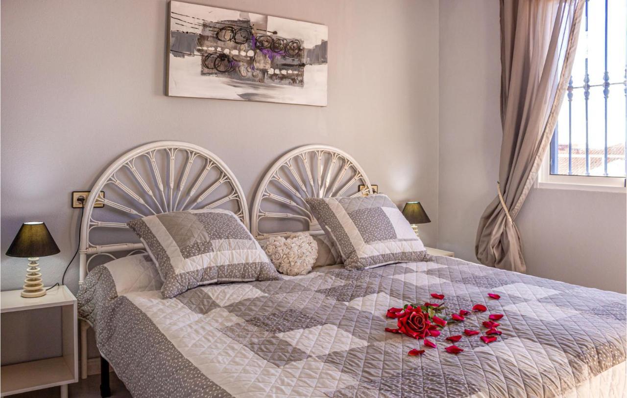 Stunning Apartment In ตอร์เรเวียคา ภายนอก รูปภาพ