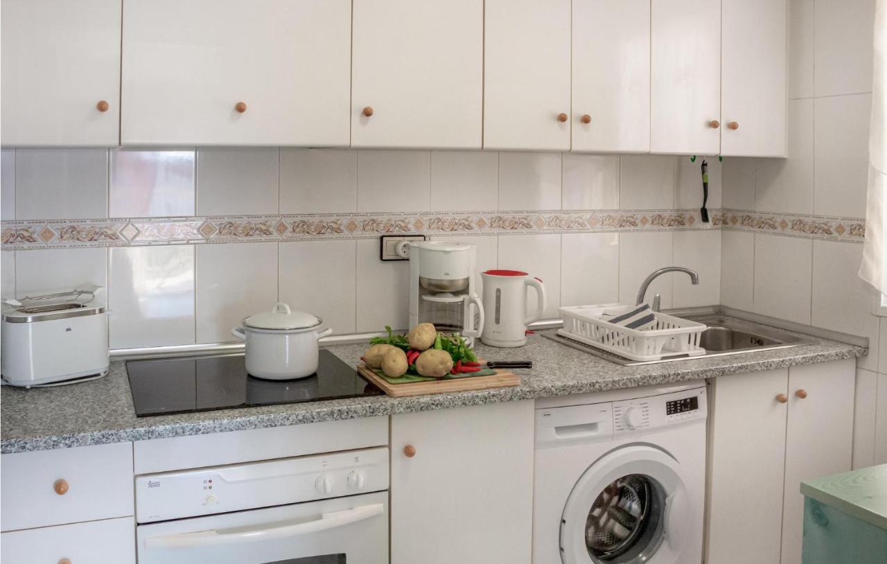 Stunning Apartment In ตอร์เรเวียคา ภายนอก รูปภาพ